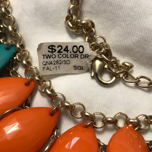 NWT coral and turquoise fashion necklace. - Picture 2 of 4